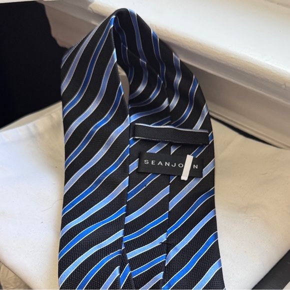 🎩✨Vintage Elegant Sean John Silk Striped Men’s Tie / Ladies Head Tie 🎩✨ - Picture 5 of 15